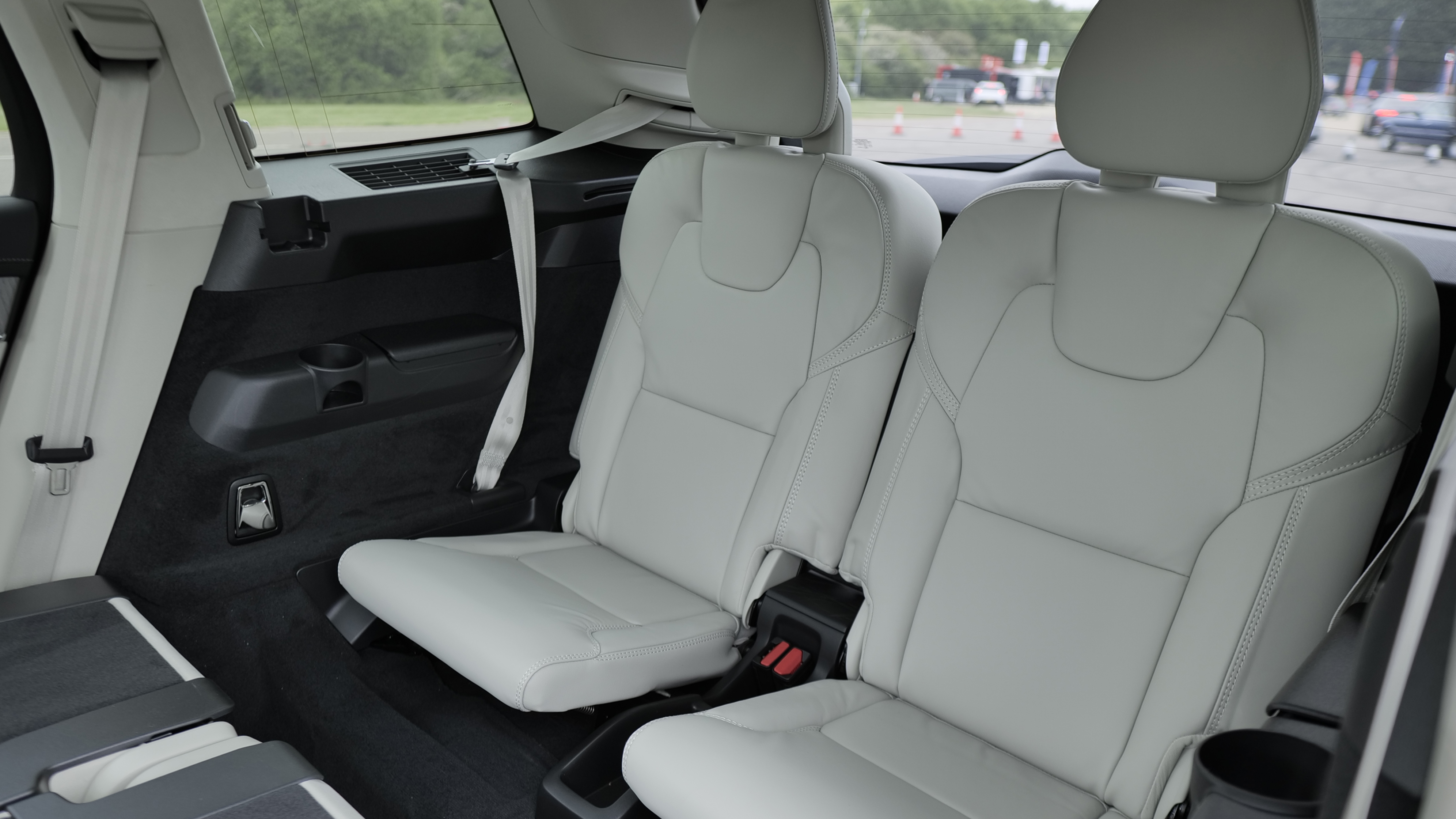 VOLVO XC90 ESTATE 2.0 B5P Ultra Black Edition 5dr AWD Geartronic